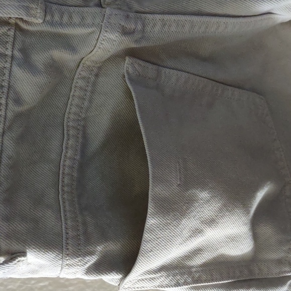 USED ZARA SIZE 4 DISTRESSED SHORTS POCKETS ON BACK AND SIDES - Picture 8 of 10